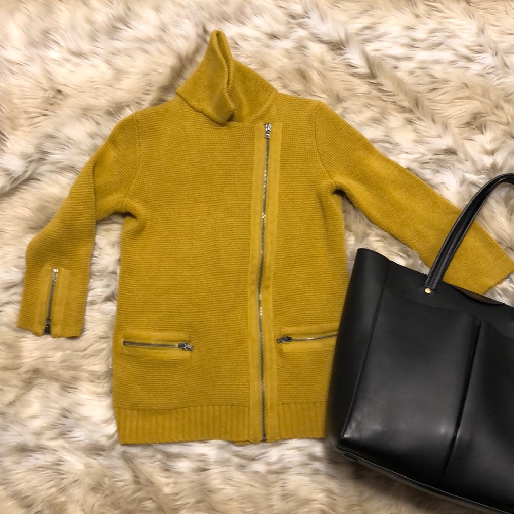 GAP Classic Yellow Sweater Cardigan With Zippers